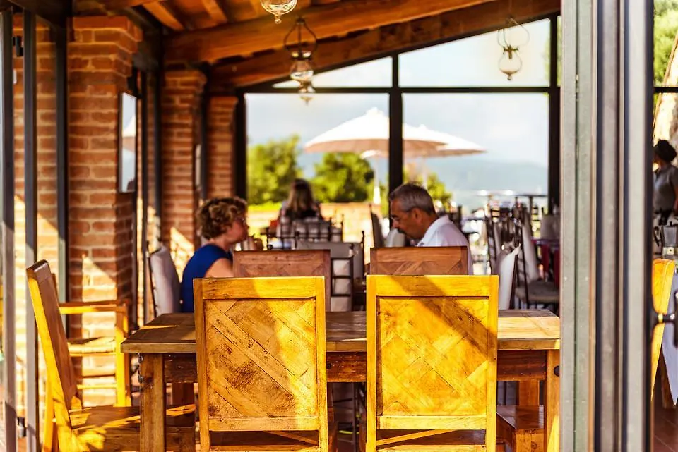 *** Resort Agriturismo & Cantina Tenuta Casteani Italy